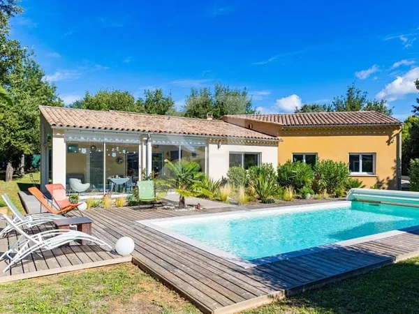 Magnifique villa moderne à égale distance entre VAISON LA ROMA