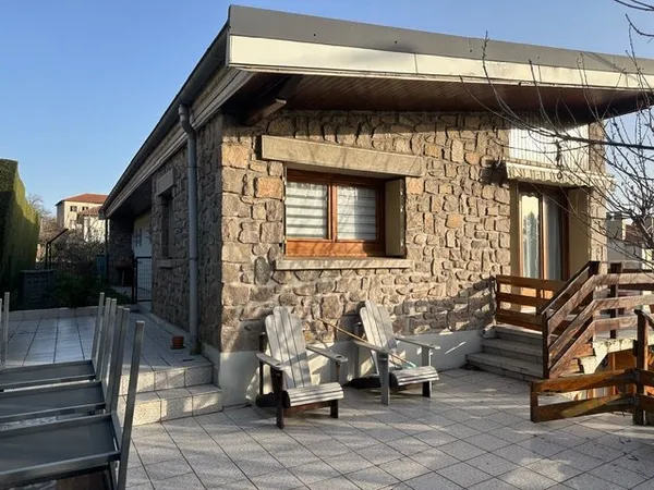 A visiter très belle maison secteur bas de Montreynaud