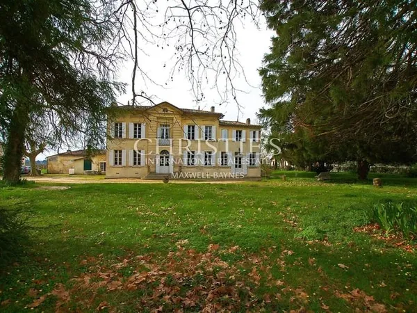 Propriété viticole de 5.5 hectares sur Saint-Émilion - Voisin de Grand Cru Classé
