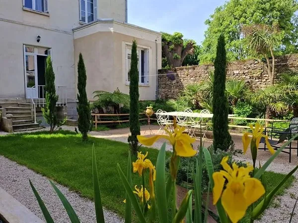 Tours centre - 37000 - Maison 262 M2 - 5/6 Chambres - 11 Pieces - Jardin - garage