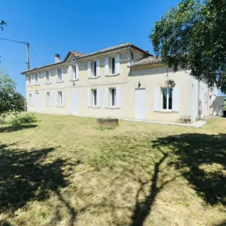 Maison 7 pièces 235 m²