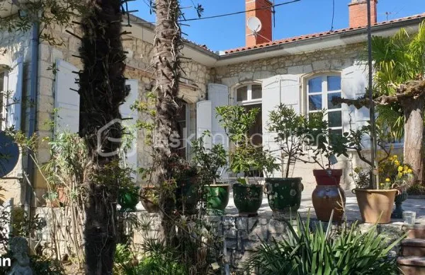 Maison 13 pièces 360 m²