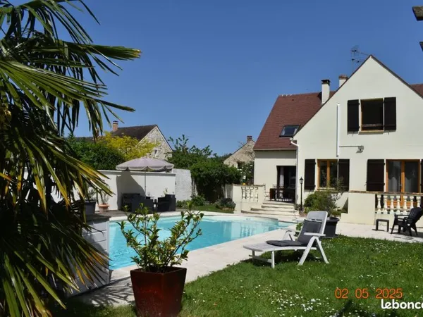 Villa parfait état avec piscine et jardin 1100 m2