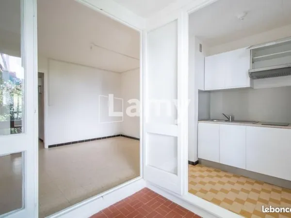 Studio 1 pièce 26 m²