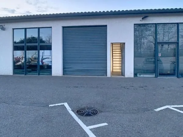 Local 70 m² CORNEBARRIEU