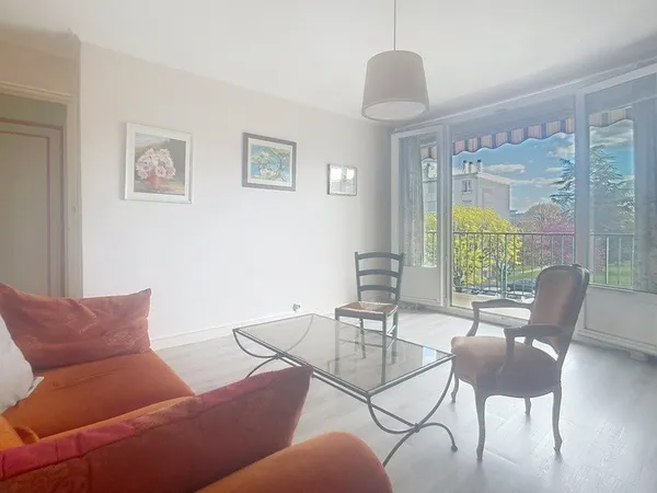 Indre et Loire, Tours À VENDRE - T3 lumineux avec grande terrasse - Quartier Strasbourg