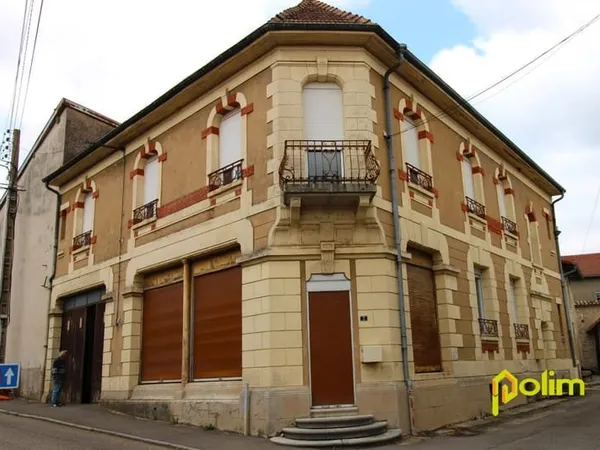 Ensemble immobilier avec magasin !