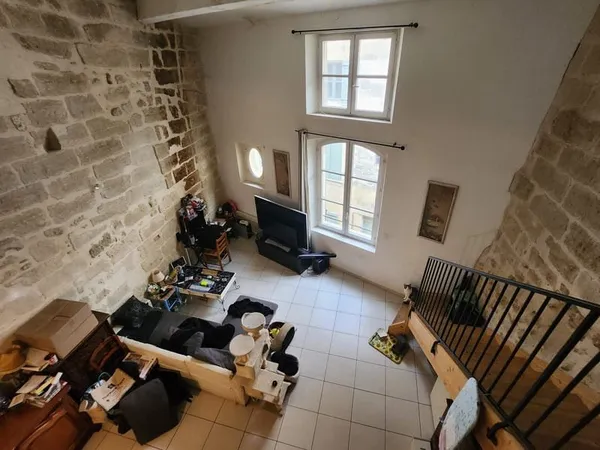 MAGNIFIQUE APPARTEMENT ATYPIQUE A UZES