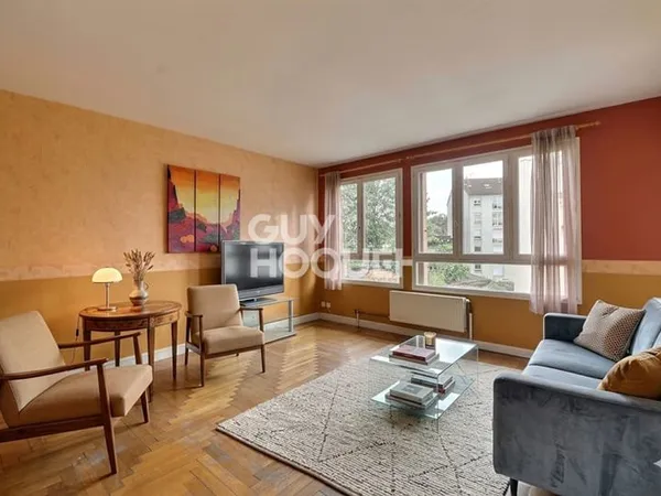 (Visite virtuelle) - À VENDRE, Appartement T4 de 79 m², avec loggia, cave & garage, Montchat proximi