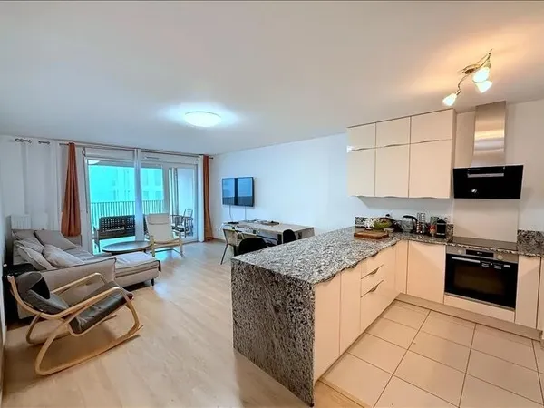 Appartement - 2ème étage - 83.85 m2 - 4 pièces - Meublé
