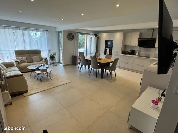 LE CANNET : Superbe appartement de 2 pièces de 60,69m2