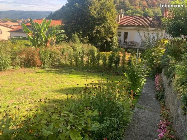 Maison avec grand jardin à vendre
