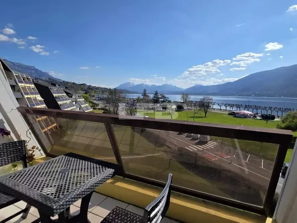VUE LAC PANORAMIQUE - Dernier Étage- 84 m² (71 m² Carrez) + Garage + Cave