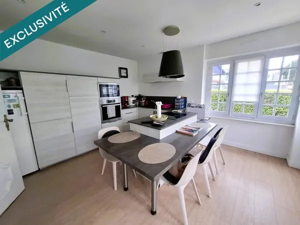 A VENDRE GRANDE MAISON FAMILIALE PETIT PARIS-STANGALARD