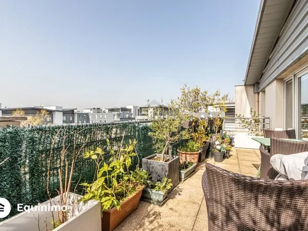 Appartement de 91m2, avec terrasse de 18,50m2, situé rue Jea