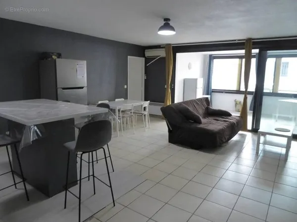 T3 de 75m² avec Terrasse