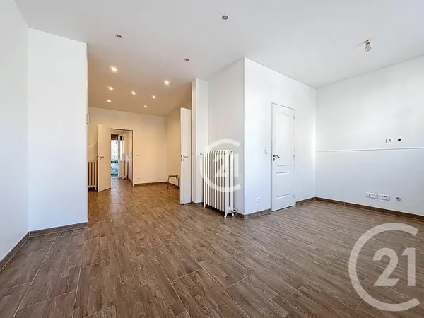 Bâtiment 2 pièces 89 m²
