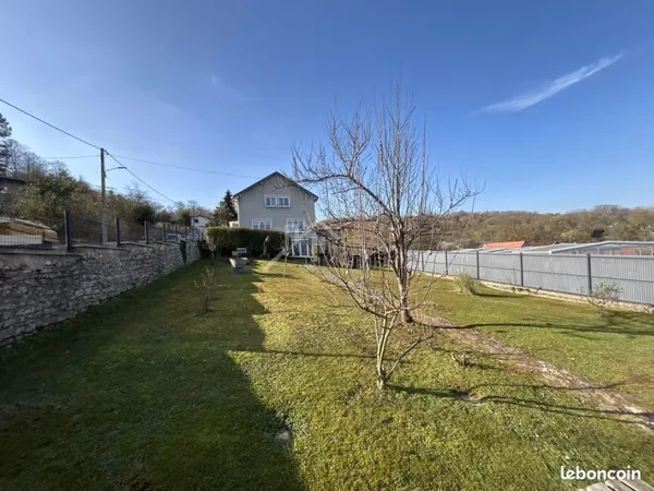 Terrain 384 m² Jezainville