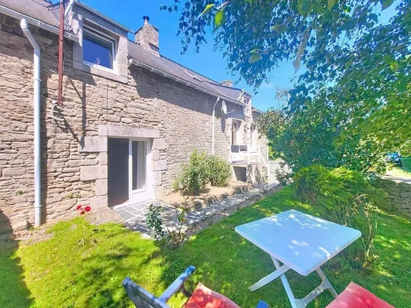 Longère rénovée avec cachet et jardin, à découvrir sans tarder