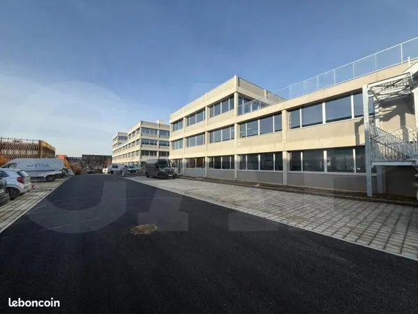 Bureau 860 m²