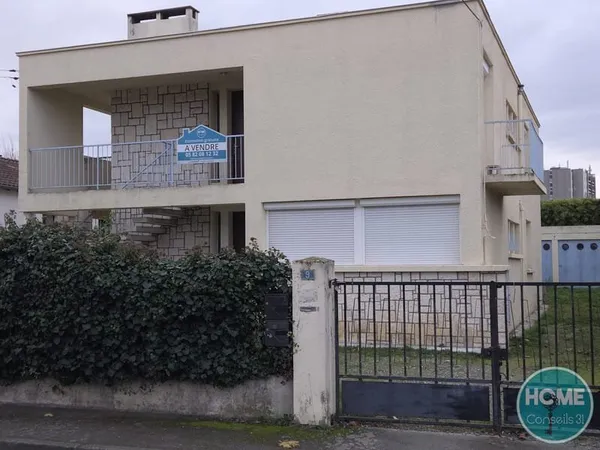 Maison avec jardin et garage