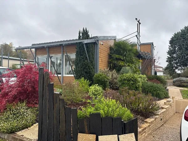 Local commercial 157 m²