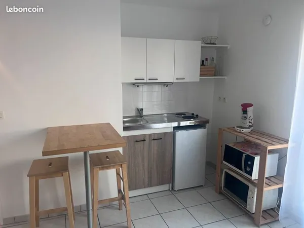 Studio meublé quartier Saint Leu
