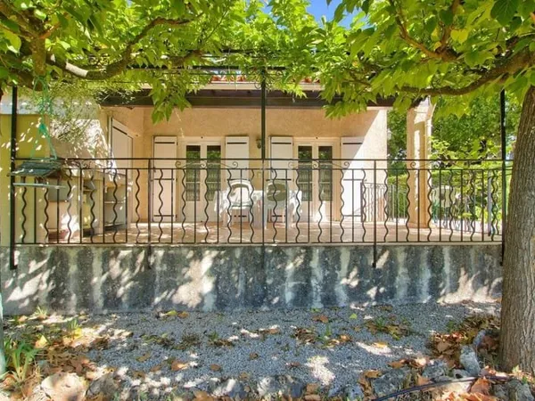 Maison de plain-pied 5 pièces 92 m²