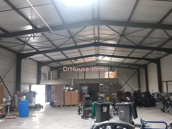 Locaux commerce-artisanal-industriels