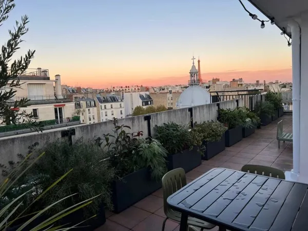 Loue penthouse avec rooftop et vue tour Eiffel