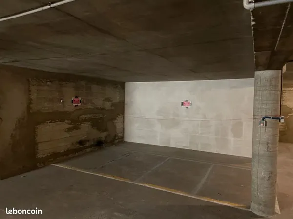 Location Parking Sous-Sol Secteur Garibaldi, Parc Blandan
