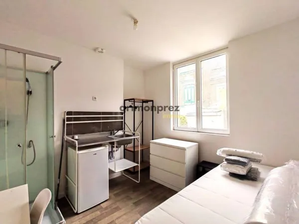 Studio 1 pièce 9 m²