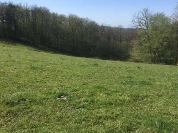 Terrain 2100 m²