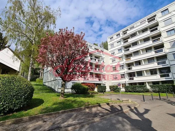 CHELLES - Appartement T4 avec 2 Chambres- Cave - Parkings