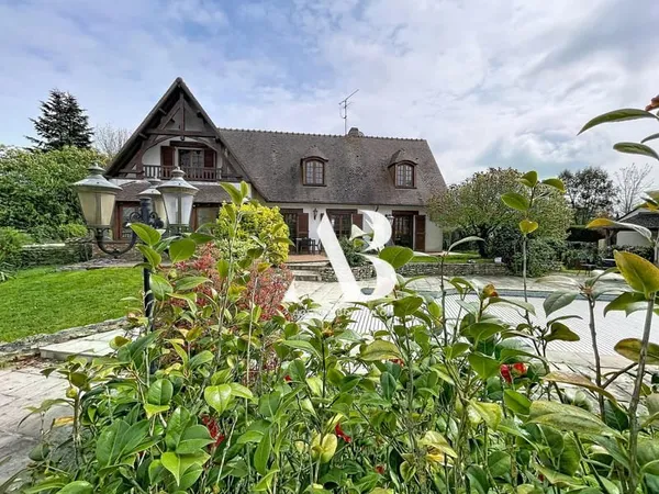 Maison 6 Pièces · 170 m26 Pièces, 170 m2 · Plessis feu ausso