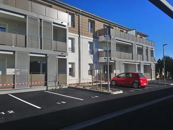Place de stationnement aérienne 17€ + TVA