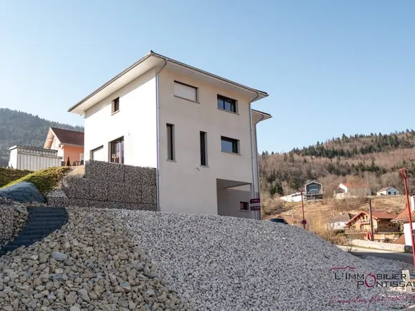 Maison individuelle de 2023 proche frontière