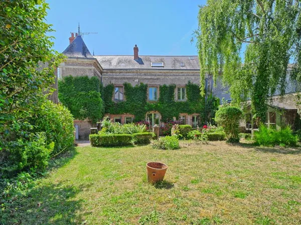 Vends maison angevine en tuffeau - 400m²