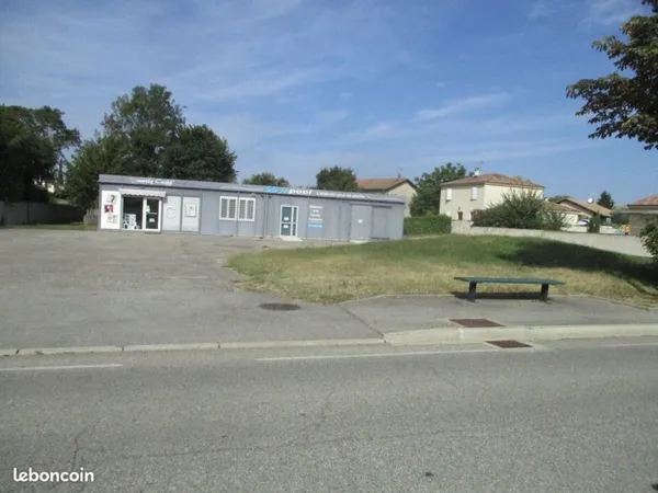Local d’activité et entrepôt Location Chabeuil 1p 154m² 1500€
