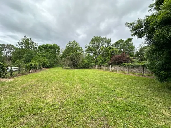 Bâtisse de 80m² plus terrain - MEDOC Couquèques
