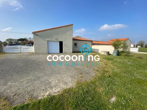 Maison en village - Vallet