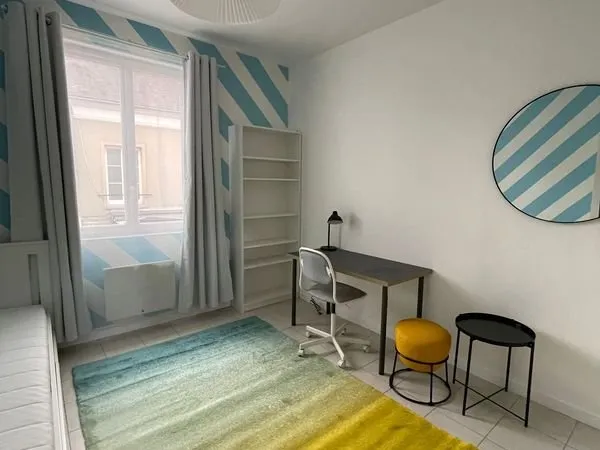 Studio meublé indépendant à Orsay