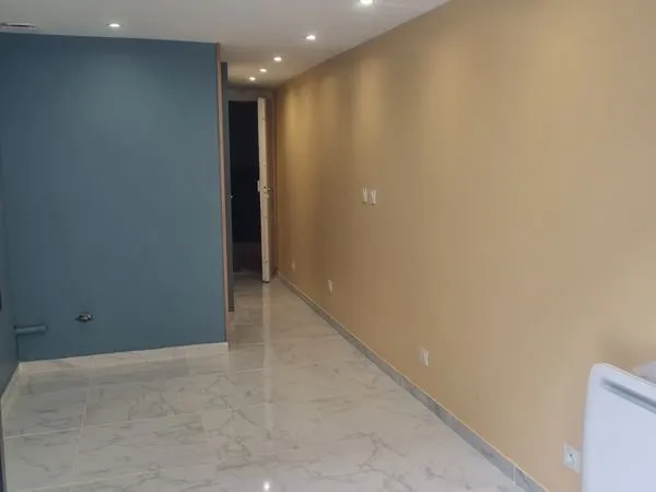 Local commercial mur