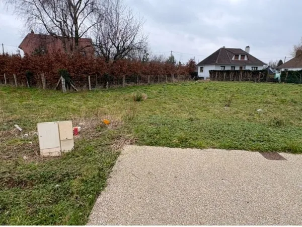 Terrain 838 m²