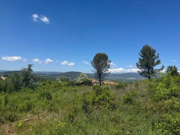 Terrain 1030 m²