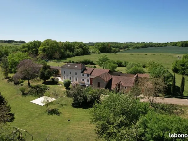 Propriété 210 m2 VALDIVIENNE