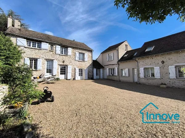 Grand corps de ferme 290 m² La Plagne - Guerville