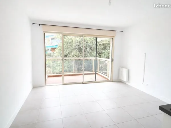 Studio 1 pièce 23 m²