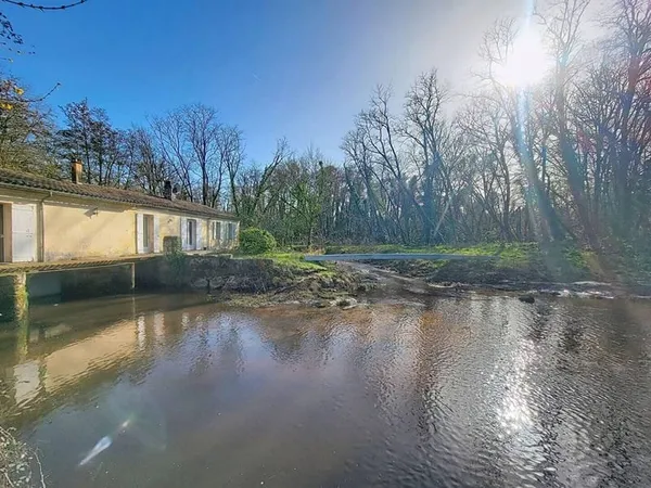 Maison 10 pièces 254 m²