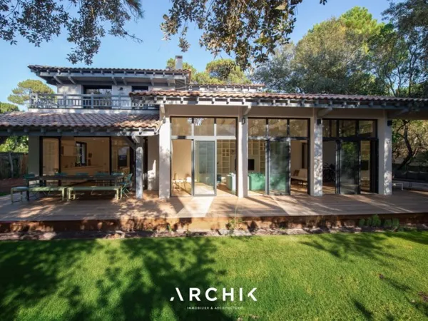 Maison et villa de prestige Vente La Teste-de-Buch 7p 250m² 8600€